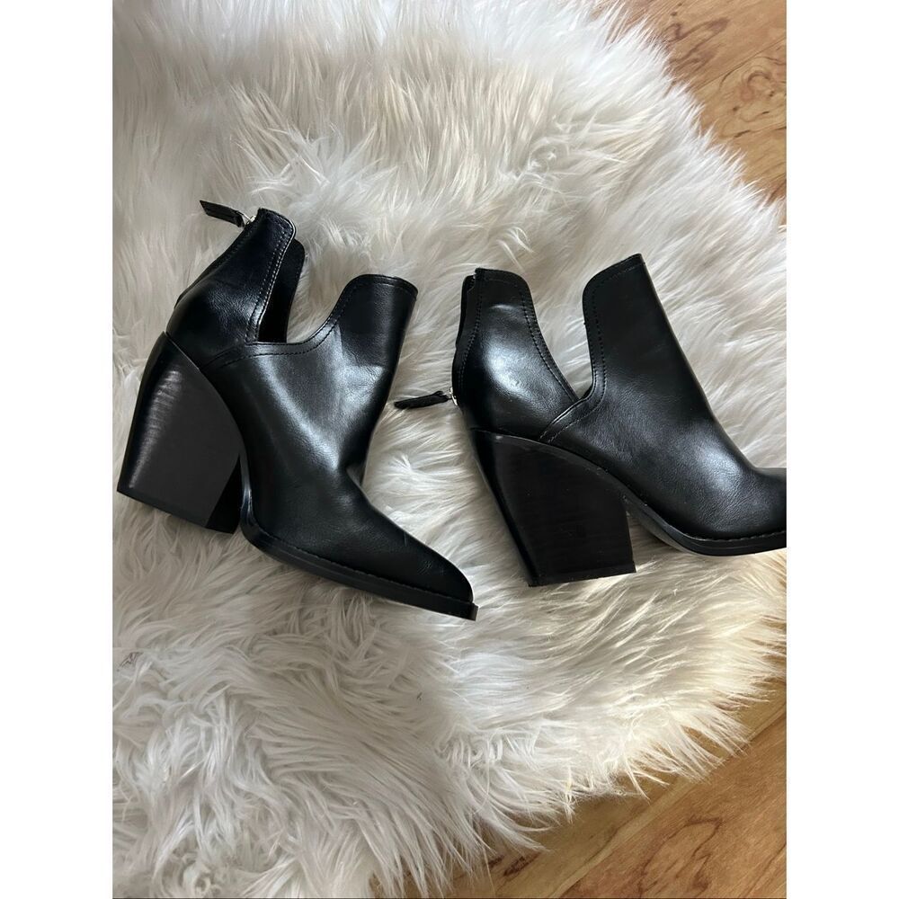 Abound Kayla Black Leather Side Slit Boots Booties Size 7